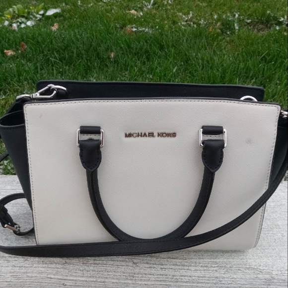 Sale🎄MICHAEL KORS purse - Picture 2 of 10